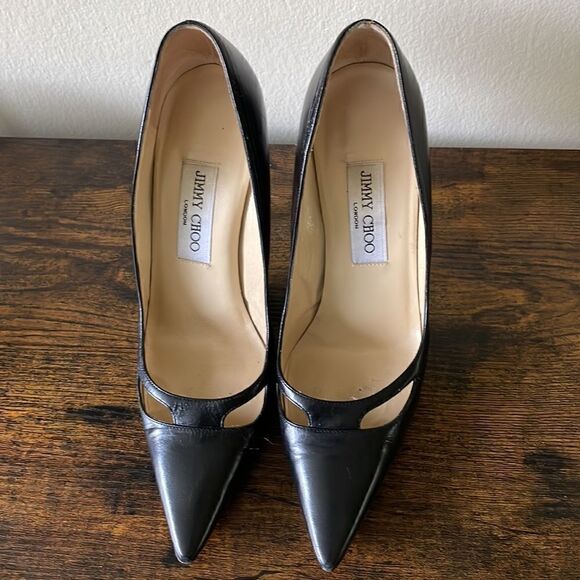 Jimmy Choo Black Leather
Cut-Out Pointed Toe Pumps Size 38 - Picture 3 of 13
